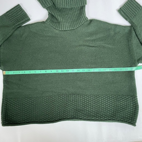 Madewell Cropped Boxy Turtleneck Sweater M Forest Green Minimalist Quiet Luxury - Picture 6 of 12